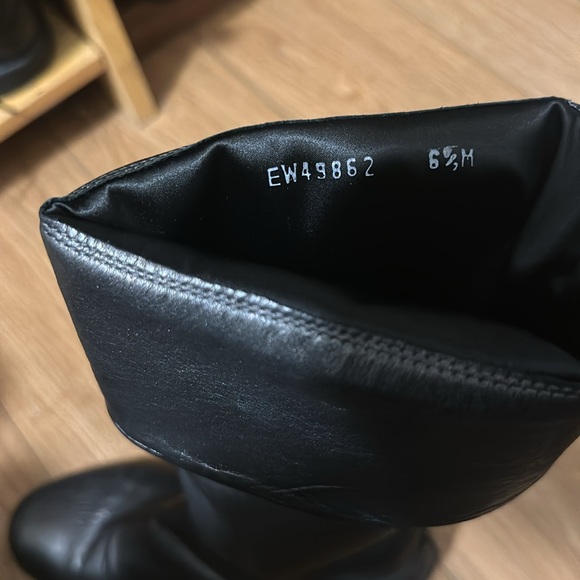 Stuart Weitzman Leather - Picture 5 of 5